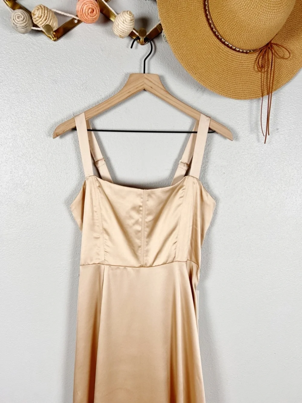 NWT Show Me Your MuMu Clarissa Corset Maxi Dress in Champagne Luxe Satin Large - Picture 3 of 9
